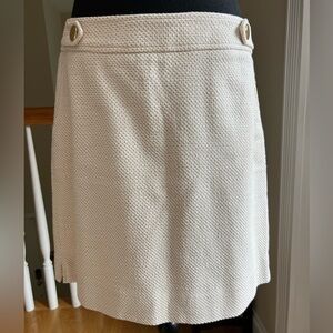 ANN TAYLOR CREAM & GOLD BACK ZIPPER SKIRT FULLY LINED & TWO POCKETS.‎ WELL MADE